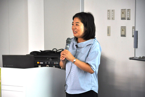 講演を行う齋藤陽子北海道大学農学研究院・農資源経済学研究室講師子