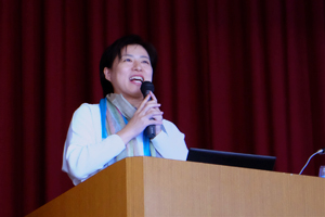 講演を行う井上果子宮崎大学地域資源創成学部 講師