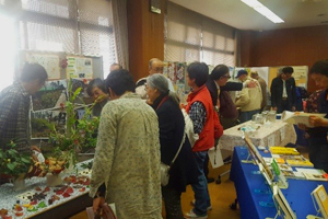 展示や試食の様子