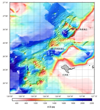 図２　久米島北～北西域の海底地形図と調査した２つの海丘（白丸印）