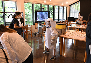 所内見学ツアー みつばちの不思議