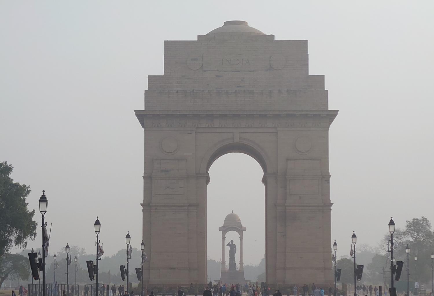 Photo 2: Representational image of visibility during high PM2.5 in Delhi (by P. Patra, 14/01/2023)
