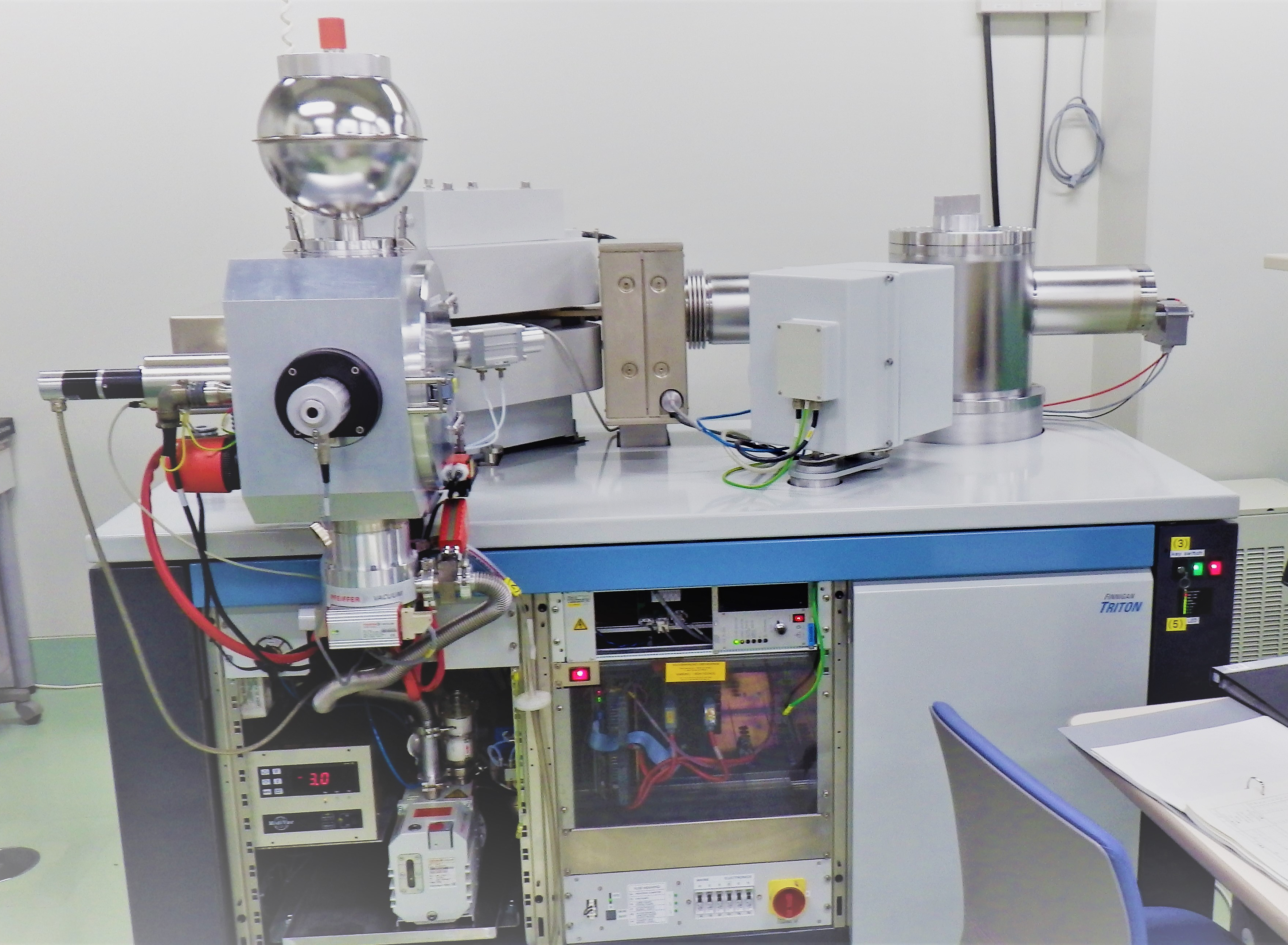 表面電離型質量分析装置（TIMS）2