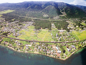 写真2:研究対象地域の一つ、滋賀県比良山麓地域(松井公明氏提供)