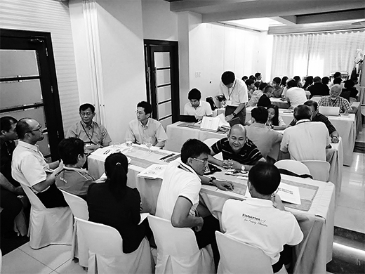 フィリピンで開催した、住民、研究者、行政によるワークショップのようす