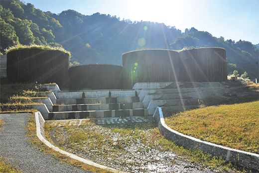 新潟県越後妻有の砂防ダム