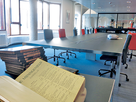 2015年11月のオランダ・ライデン大学図書館での調査風景