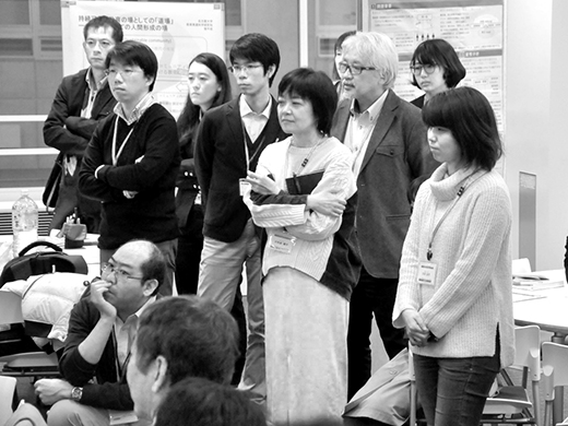 発表を聞く参加者